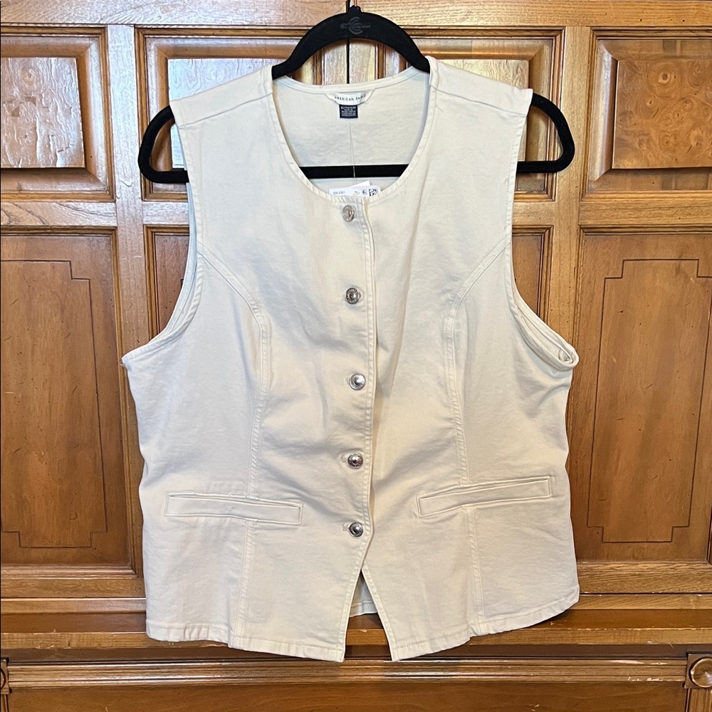 American Eagle Women's Cream Button-Down Vest